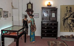 Emily Ruete lebte als Schriftstellerin und Lehrerin in Deutschland.  1924  wurde sie auf dem Hamburger Friedhof Ohlsdorf begraben.